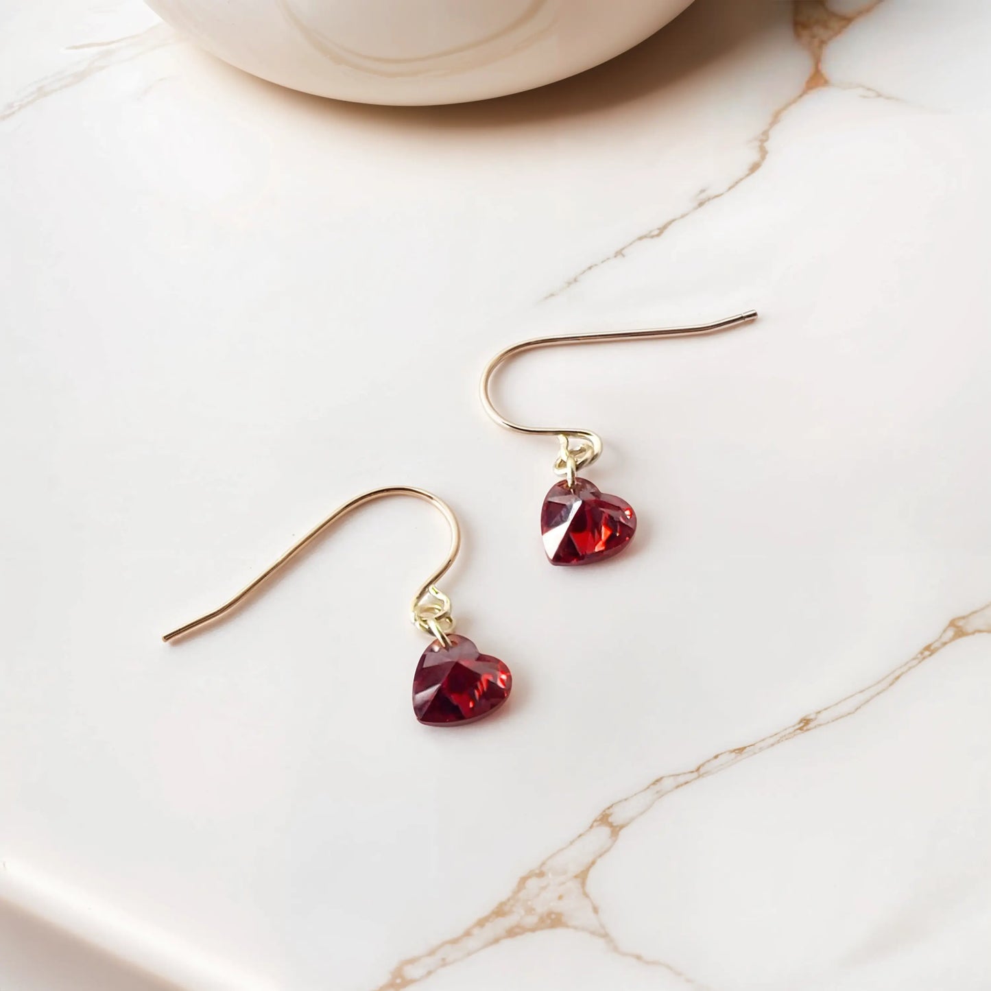 Kolczyki z rubinowymi sercami